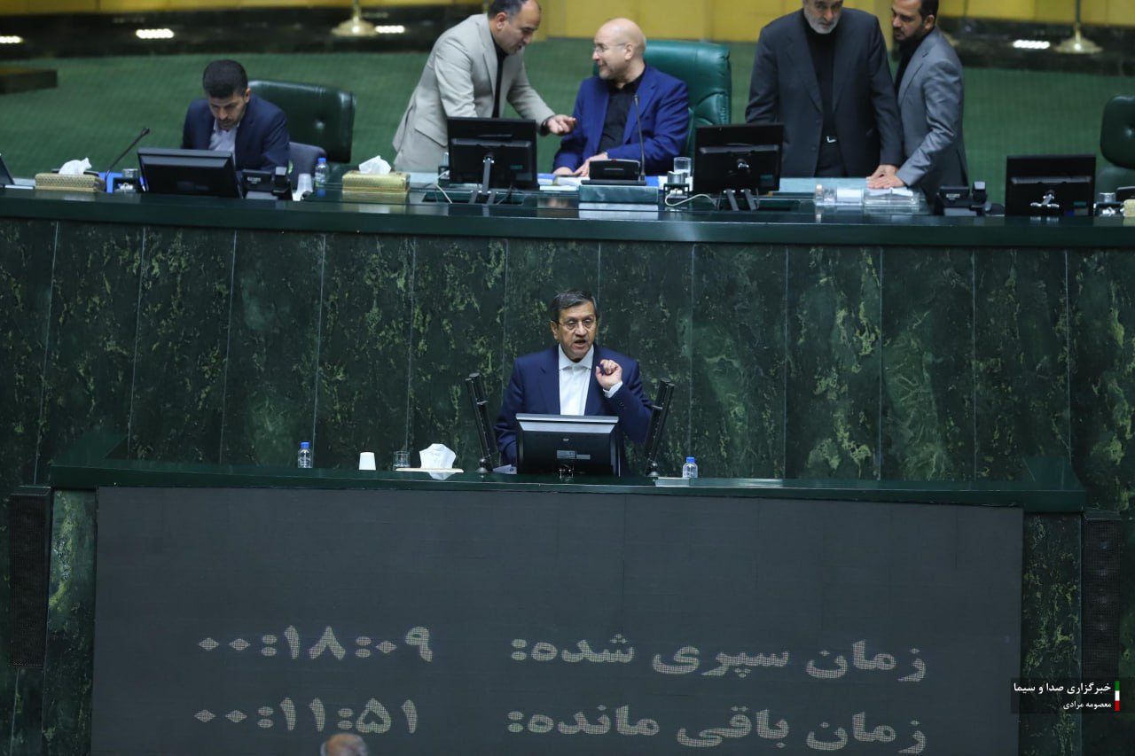 وزیر اقتصاد در ایستگاه استیضاح