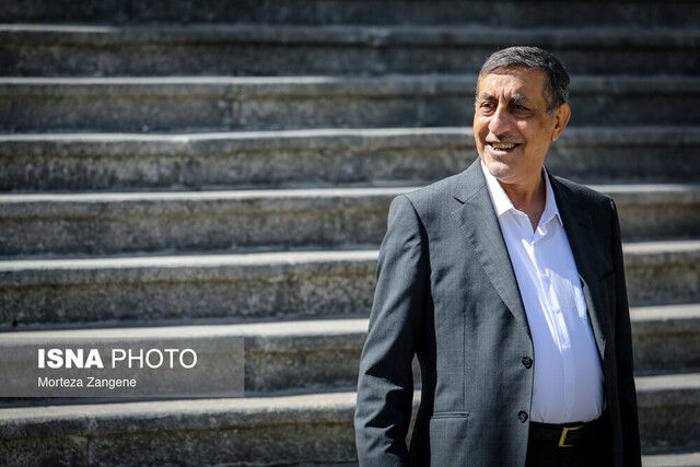 قائم‌پناه از دولت «بودجه شخصی» نمی‌گیرد