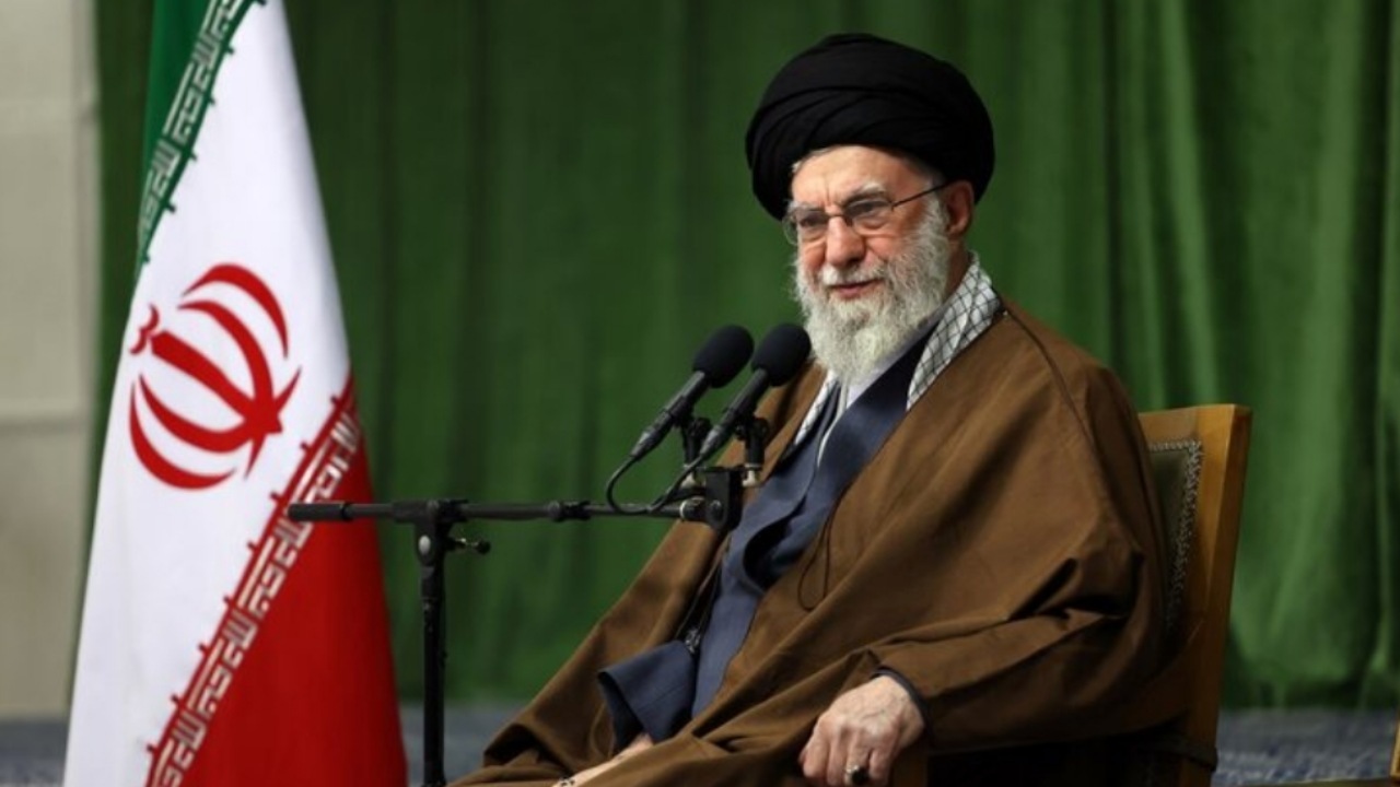 نامه خانواده شهدا به رهبر معظم انقلاب و تجدید پیمان با ایشان