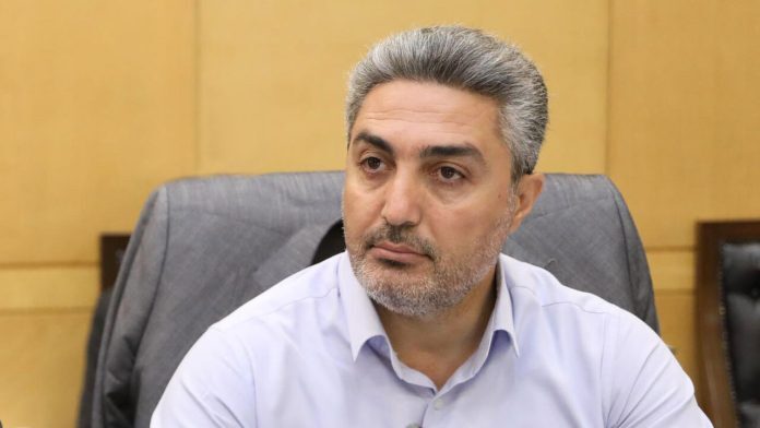 خودروسازانی که تهدید به تعطیلی می‌کنند این کار را انجام دهند / لزوم آزادسازی واردات خودرو برای سلامت و جان مردم