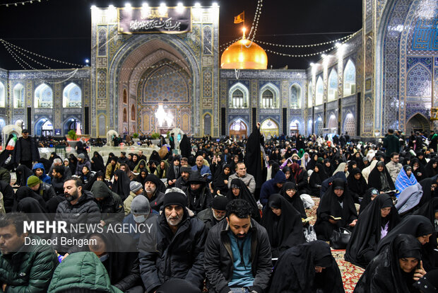 نجوای بندگی در آستان امام رضا(ع)؛ احیای شب بیست‌ویکم رمضان