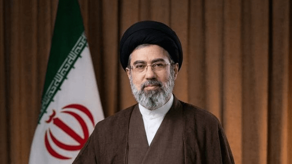 رهبر انقلاب: باید با ایستادگی و حفظ وحدت، نقشه‌های دشمن را خنثی کنیم